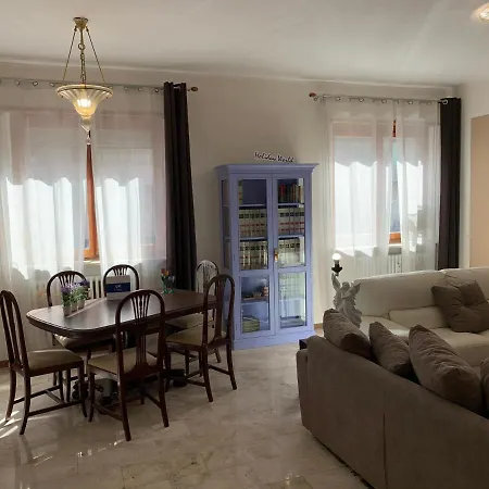La Casa Di Katy By Holiday World Apartment